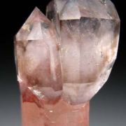 Quartz scepter with Hematite