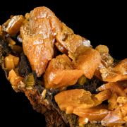 Wulfenite on Mottramite