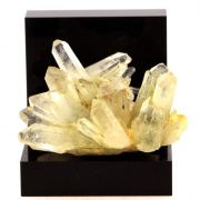 Quartz. 131.0 ct.