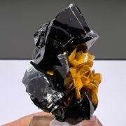 Cassiterite, muscovite