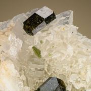 Uvite  on Magnesite