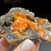 Wulfenite, quartz