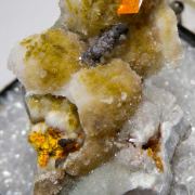 Hedyphane, Wulfenite, Hemimorphite