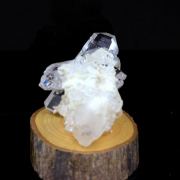 Quartz + Baryte. 99.58 ct.