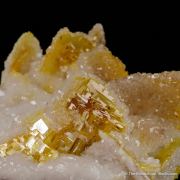 Wulfenite with Calcite