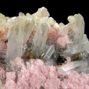 Rhodochrosite with Stilbite(!), Chalcopyrite and Quartz