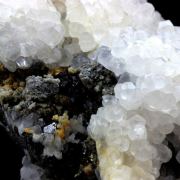 Calcite, Sphalerite, Quartz, Pyrite, Siderite.