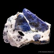 Benitoite with Neptunite