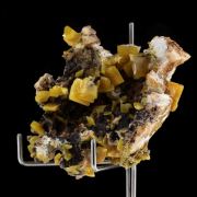 Wulfenite.