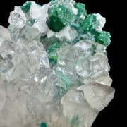 Dioptase, quartz, calcite