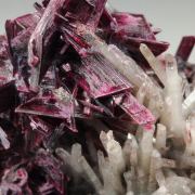 ERYTHRITE, QUARTZ