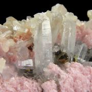 Rhodochrosite with Stilbite(!), Chalcopyrite and Quartz