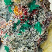 Dioptase with Wulfenite