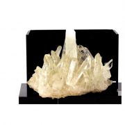 Quartz. 4033.0 ct.