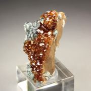 gem GARNET var. HESSONITE, CLINOCHLORE