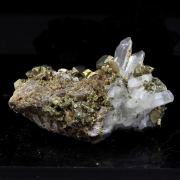 Pyrite + Quartz + Siderite. 165.0 ct.