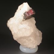 Tantalite-(Mn) in Quartz