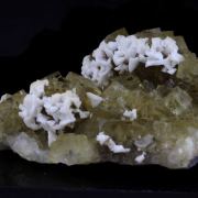 Fluorite + Dolomite. 456.0 ct.