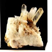 Quartz. 1483.0 ct.