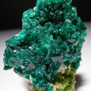 Dioptase on Calcite with Duftite