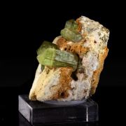 Apatite + Feldspar. 686.5 ct.