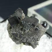 Bixbyite on Hematite (pseudo. Garnet)