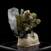 Quartz, Chlorite, Adularia. 291.35 ct.