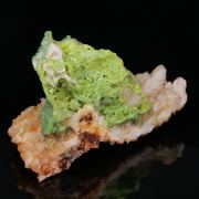 PYROMORPHITE with CERUSSITE TWIN - Daoping Mine, China