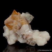 Powellite on Stilbite