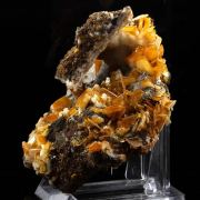 Wulfenite.