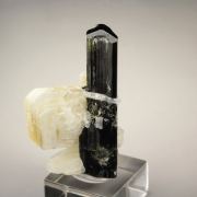 TOURMALINE var. ELBAITE, MUSCOVITE