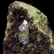 Axinite-(Fe), quartz, epidote from CALIFORNIA