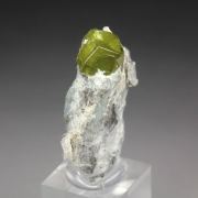 gem GARNET var. ANDRADITE var. DEMANTOID