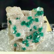 Dioptase and Smithsonite on Calcite