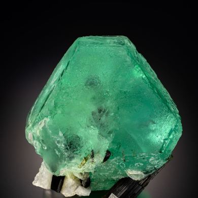 Fluorite with Tourmaline inclusion