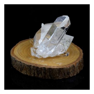 Quartz + Baryte. 26.59 ct.