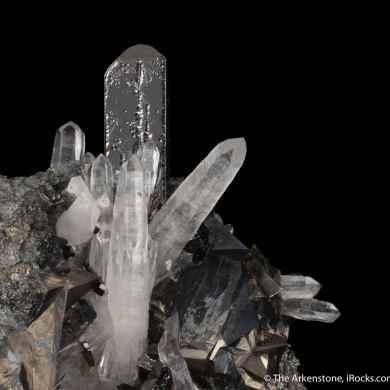 Tetrahedrite, Hubnerite, Quartz and Pyrite