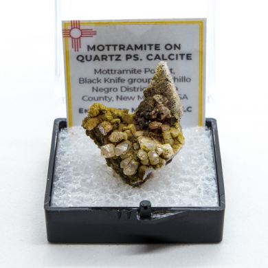 Mottramite on Quartz ps. Calcite