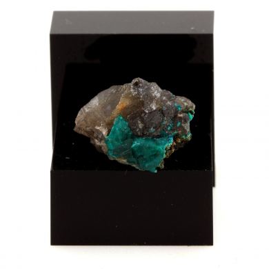 Dioptase, Cerusite.