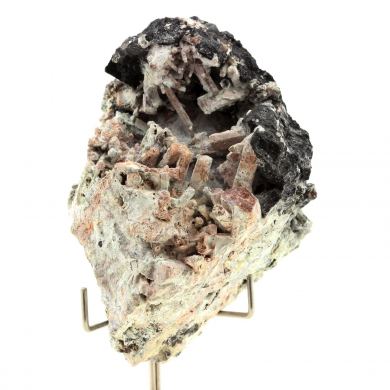 Nepheline + Schorlomite. 744.0 ct.