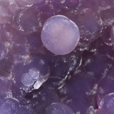 Quartz / (variety - Chalcedony) / (variety - Agate) / (Grape Chalcedony / Grape Agate)