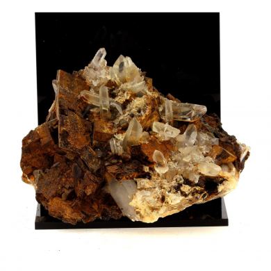 Quartz + Siderite. 2391.5 ct.