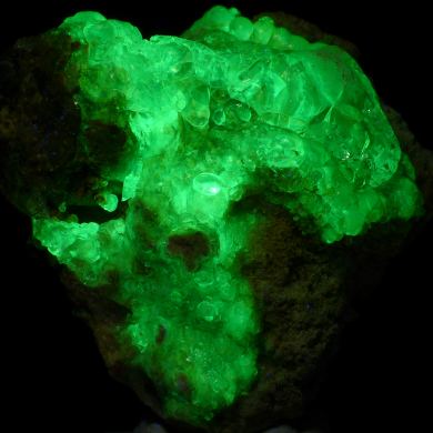 Opal var. hyalite CRAZY FLUORESCENCE