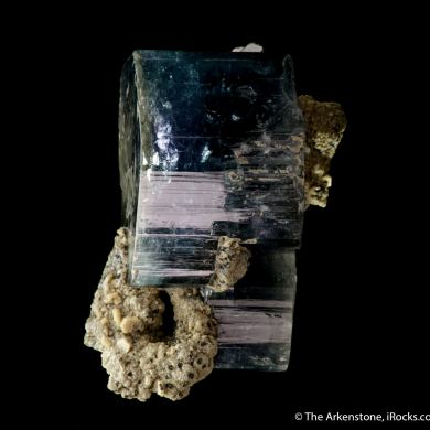 Fluorapatite with Siderite