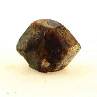 Almandin Garnet. 76.0 ct.