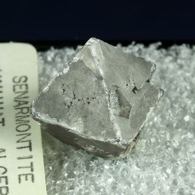 Senarmontite