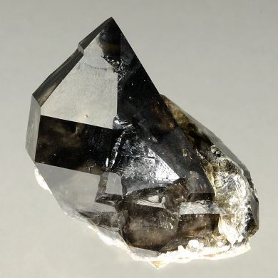 Quartz ( var. Smoky )