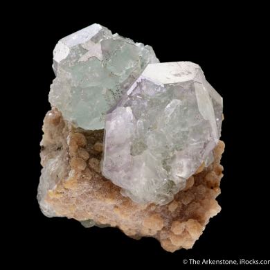 Fluorite (spinel twinned) on Muscovite