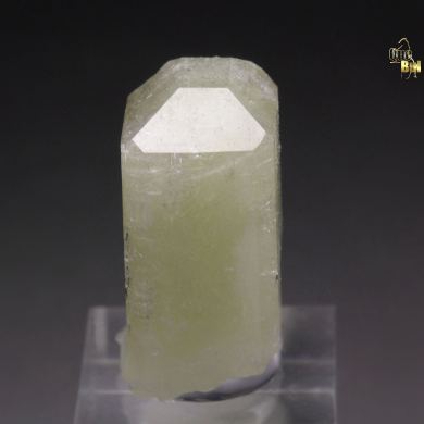 opaque VESUVIANITE