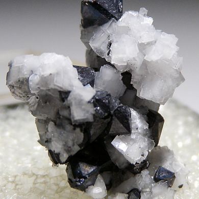 Magnetite, Dolomite